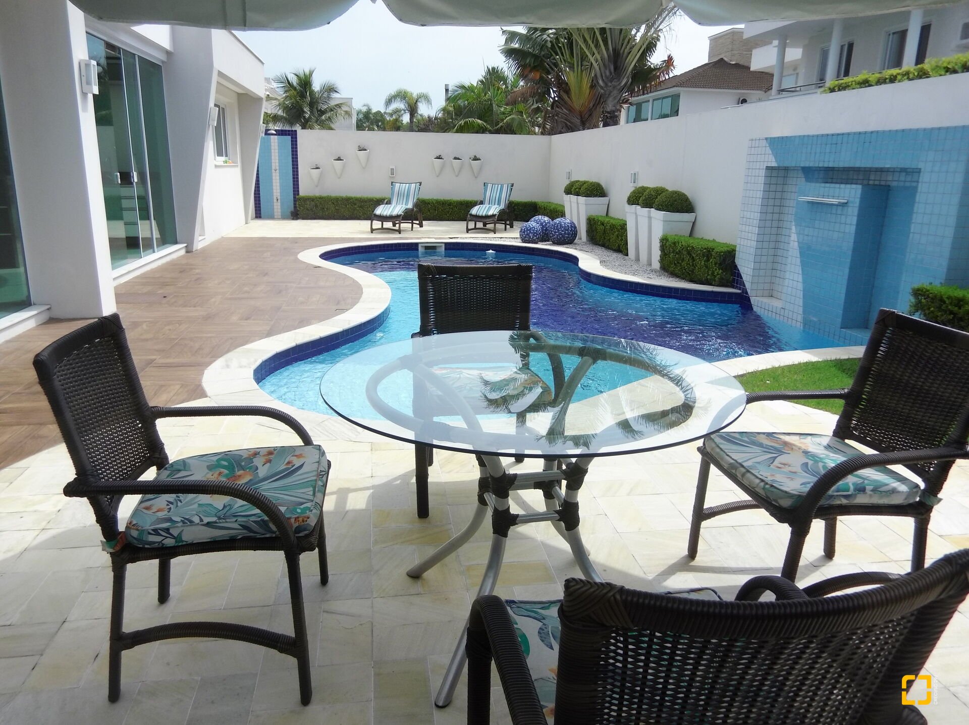 Casa com 650m², 8 quartos (sendo 4 suítes), 5 garagens, no bairro Jurerê Internacional em Florianópolis