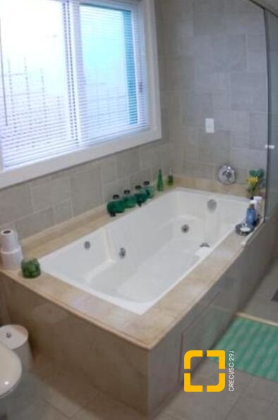 Casa com 520m², 5 quartos, 4 garagens, no bairro Jurerê em Florianópolis