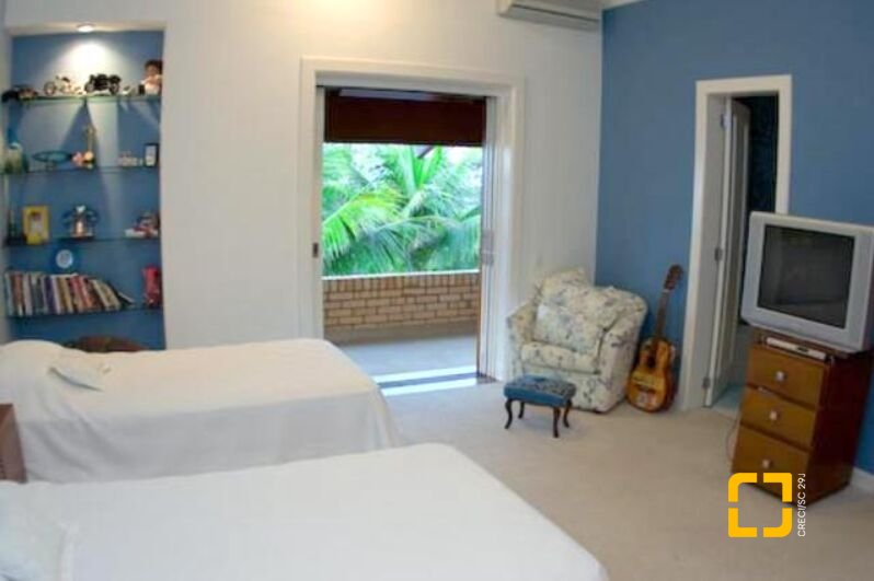 Casa com 520m², 5 quartos, 4 garagens, no bairro Jurerê em Florianópolis