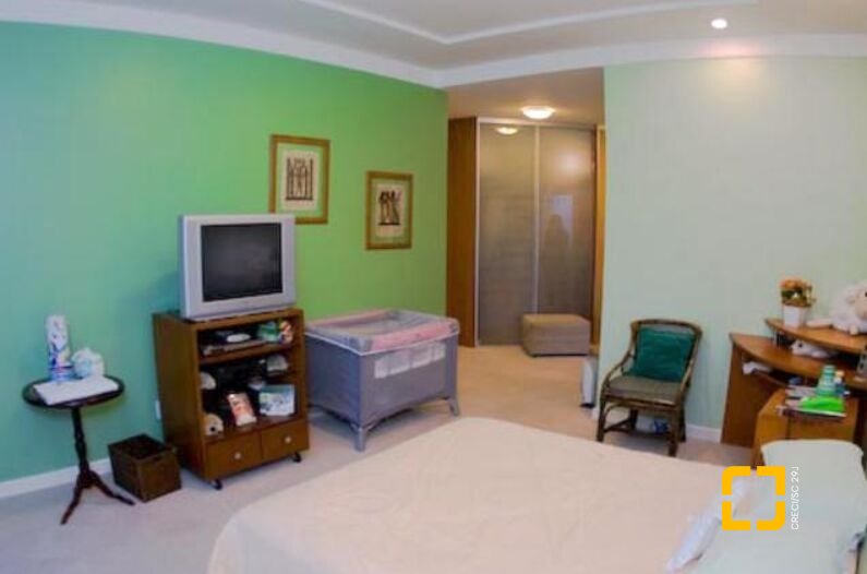 Casa com 520m², 5 quartos, 4 garagens, no bairro Jurerê em Florianópolis