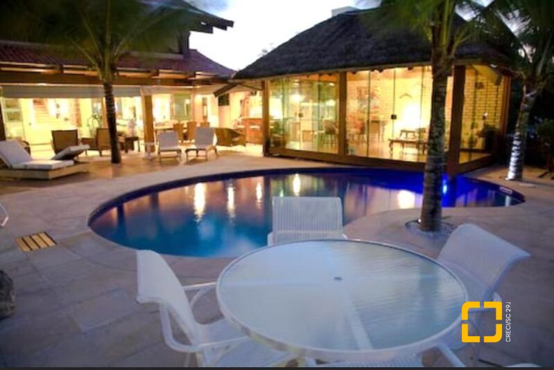 Casa com 520m², 5 quartos, 4 garagens, no bairro Jurerê em Florianópolis