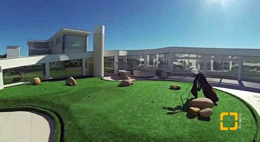 Casa com 1600m², 5 quartos (sendo 5 suítes), 7 garagens, no bairro Jurerê Internacional em Florianópolis