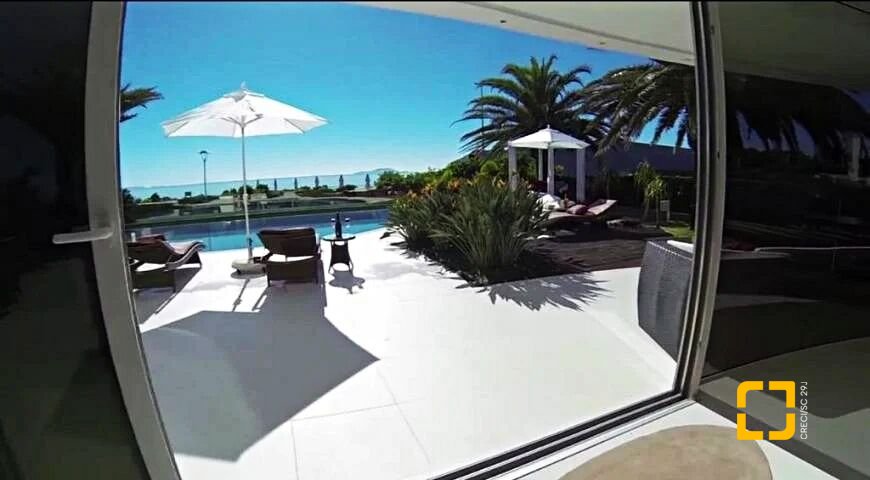 Casa com 1600m², 5 quartos (sendo 5 suítes), 7 garagens, no bairro Jurerê Internacional em Florianópolis