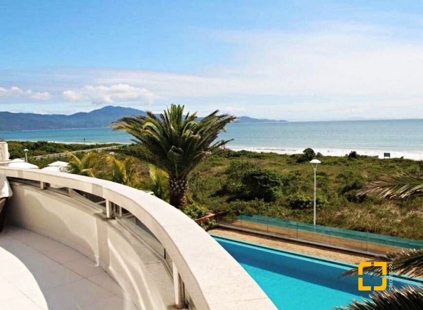 Casa com 1600m², 5 quartos (sendo 5 suítes), 7 garagens, no bairro Jurerê Internacional em Florianópolis