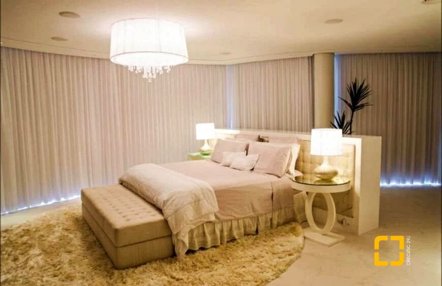 Casa com 1600m², 5 quartos (sendo 5 suítes), 7 garagens, no bairro Jurerê Internacional em Florianópolis
