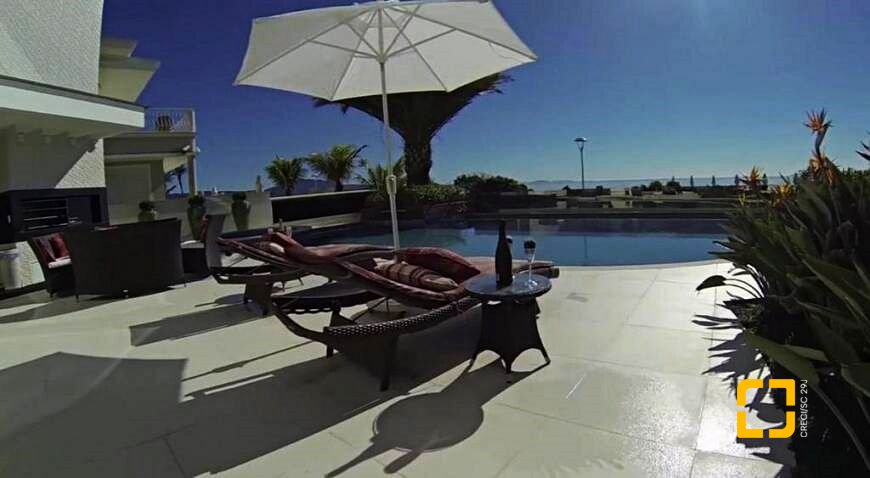 Casa com 1600m², 5 quartos (sendo 5 suítes), 7 garagens, no bairro Jurerê Internacional em Florianópolis