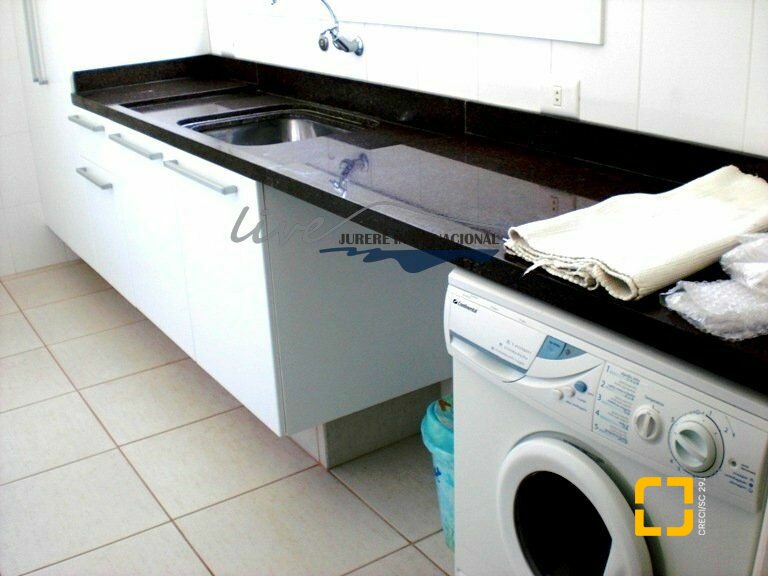 Casa com 480m², 8 quartos (sendo 4 suítes), 6 garagens, no bairro Jurerê Internacional em Florianópolis