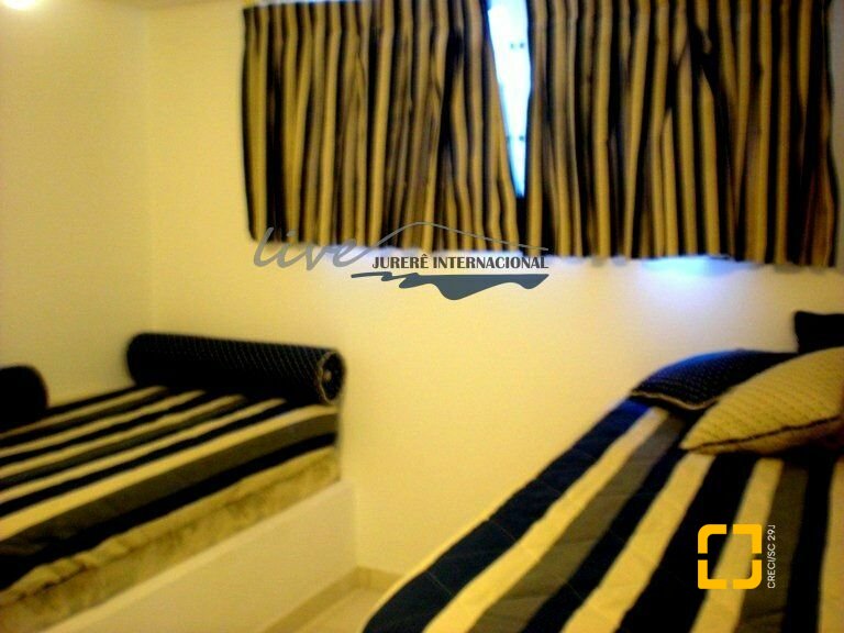 Casa com 480m², 8 quartos (sendo 4 suítes), 6 garagens, no bairro Jurerê Internacional em Florianópolis