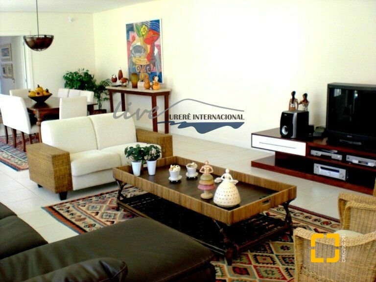 Casa com 480m², 8 quartos (sendo 4 suítes), 6 garagens, no bairro Jurerê Internacional em Florianópolis