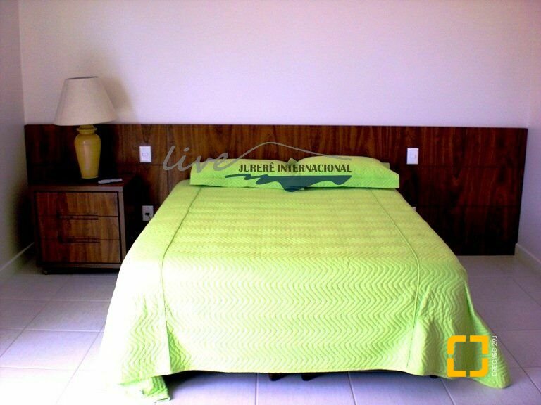 Casa com 480m², 8 quartos (sendo 4 suítes), 6 garagens, no bairro Jurerê Internacional em Florianópolis