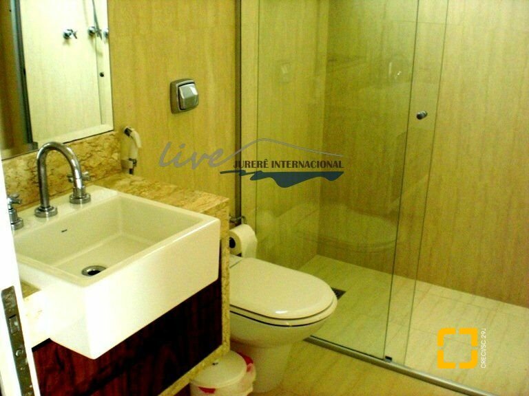 Casa com 480m², 8 quartos (sendo 4 suítes), 6 garagens, no bairro Jurerê Internacional em Florianópolis