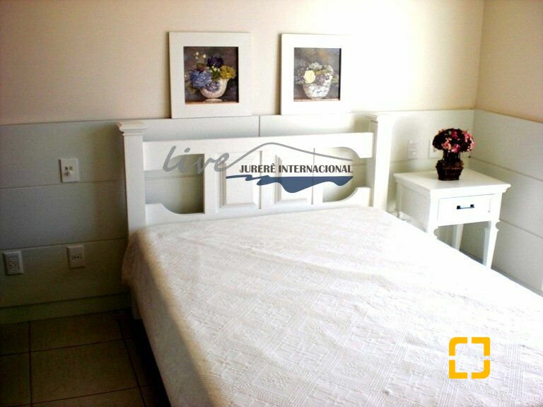Casa com 480m², 8 quartos (sendo 4 suítes), 6 garagens, no bairro Jurerê Internacional em Florianópolis