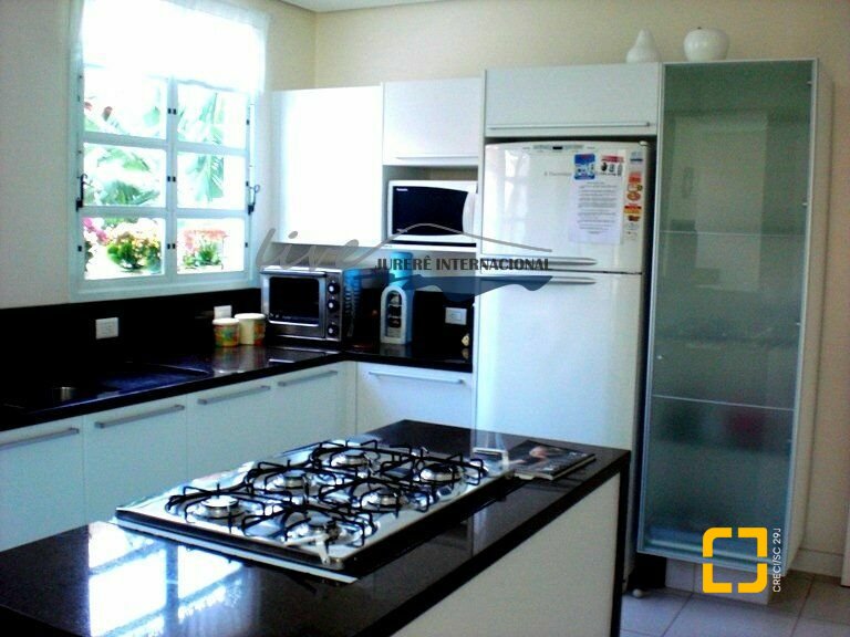 Casa com 480m², 8 quartos (sendo 4 suítes), 6 garagens, no bairro Jurerê Internacional em Florianópolis