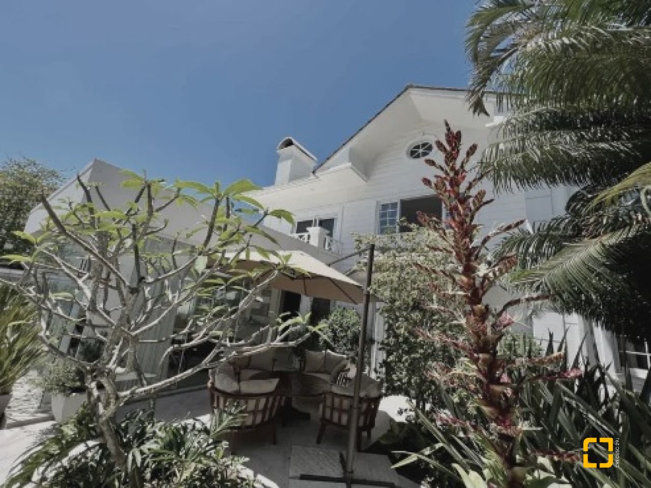 Casa com 450m², 8 quartos (sendo 4 suítes), 6 garagens, no bairro Jurerê Internacional em Florianópolis