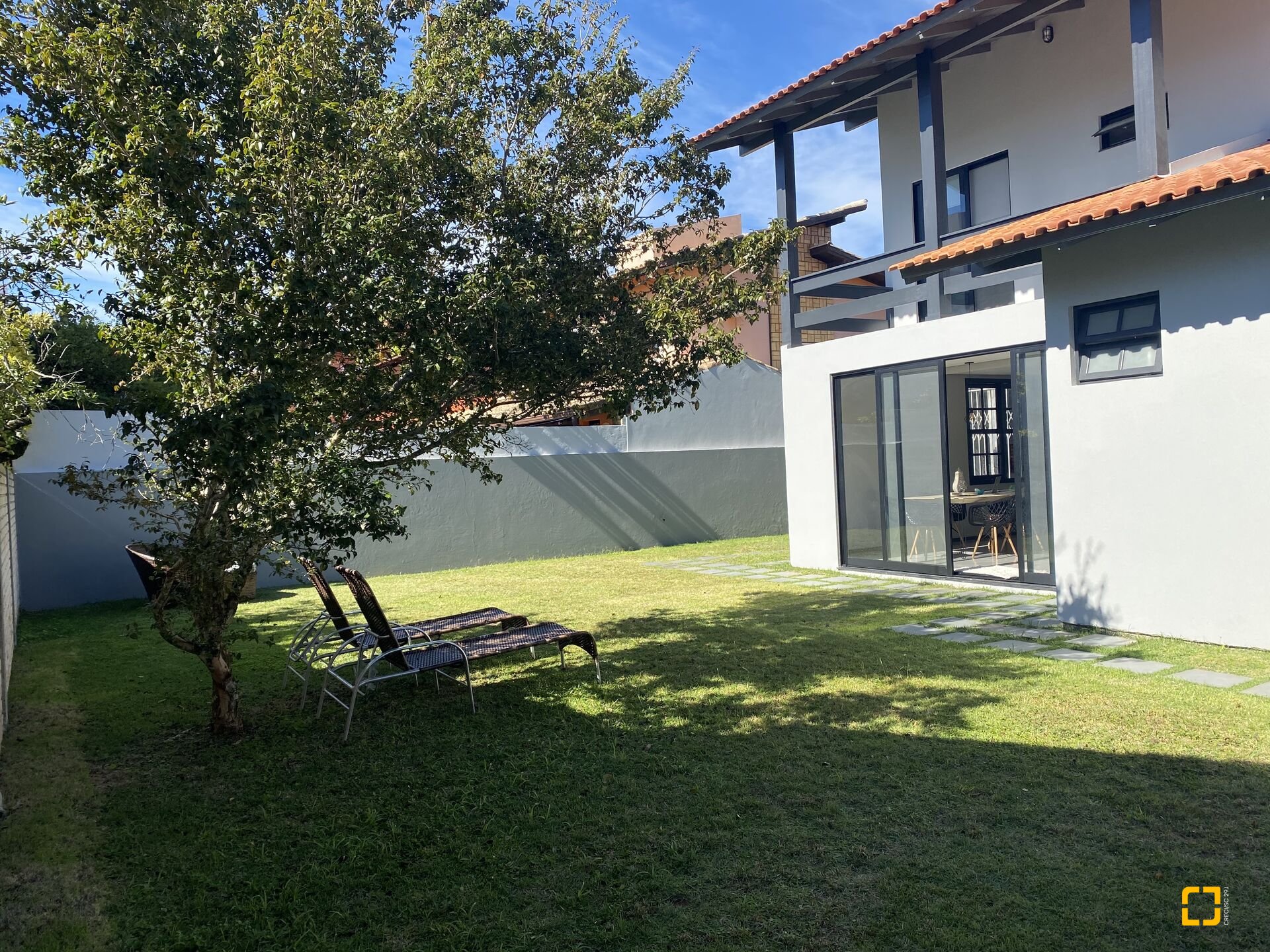 Casa com 350m², 8 quartos (sendo 4 suítes), 3 garagens, no bairro Jurerê Internacional em Florianópolis