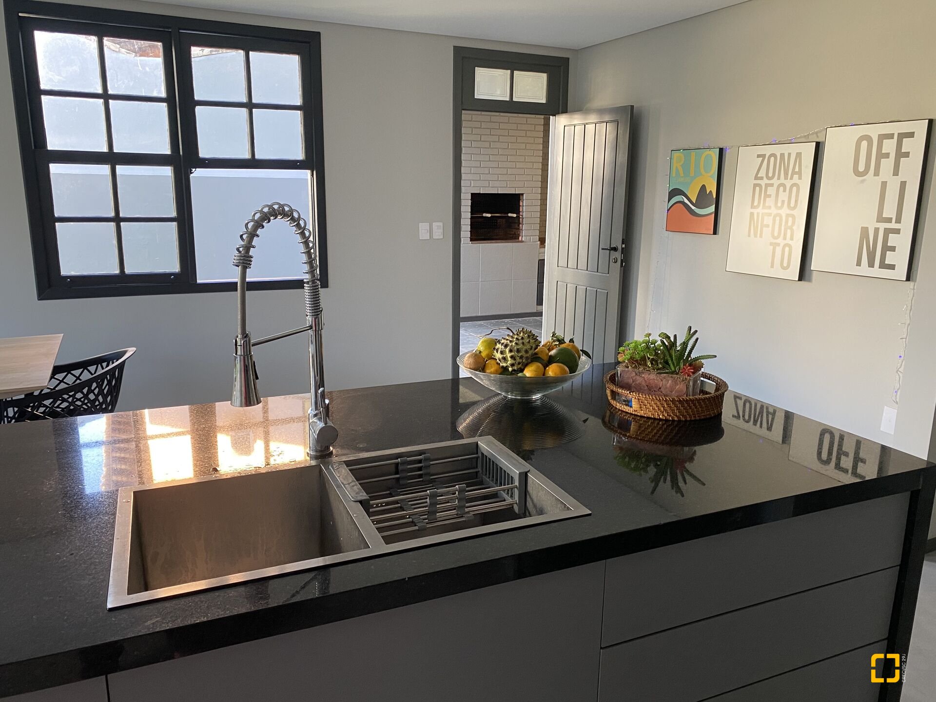 Casa com 350m², 8 quartos (sendo 4 suítes), 3 garagens, no bairro Jurerê Internacional em Florianópolis