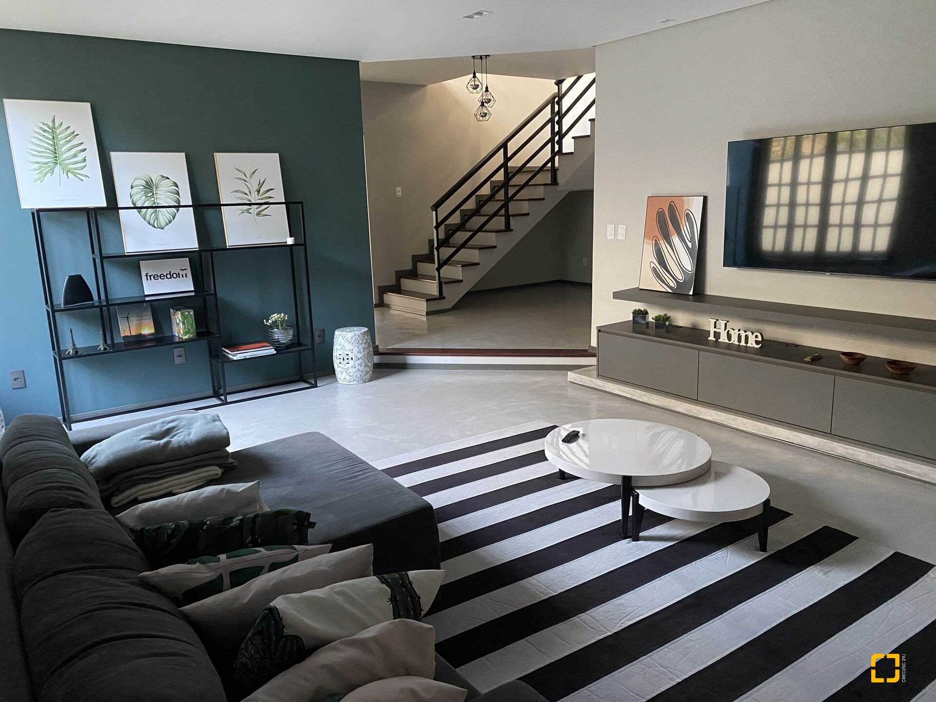 Casa com 350m², 8 quartos (sendo 4 suítes), 3 garagens, no bairro Jurerê Internacional em Florianópolis