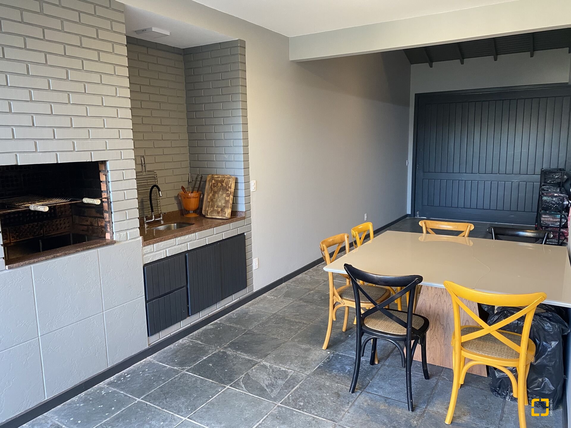 Casa com 350m², 8 quartos (sendo 4 suítes), 3 garagens, no bairro Jurerê Internacional em Florianópolis