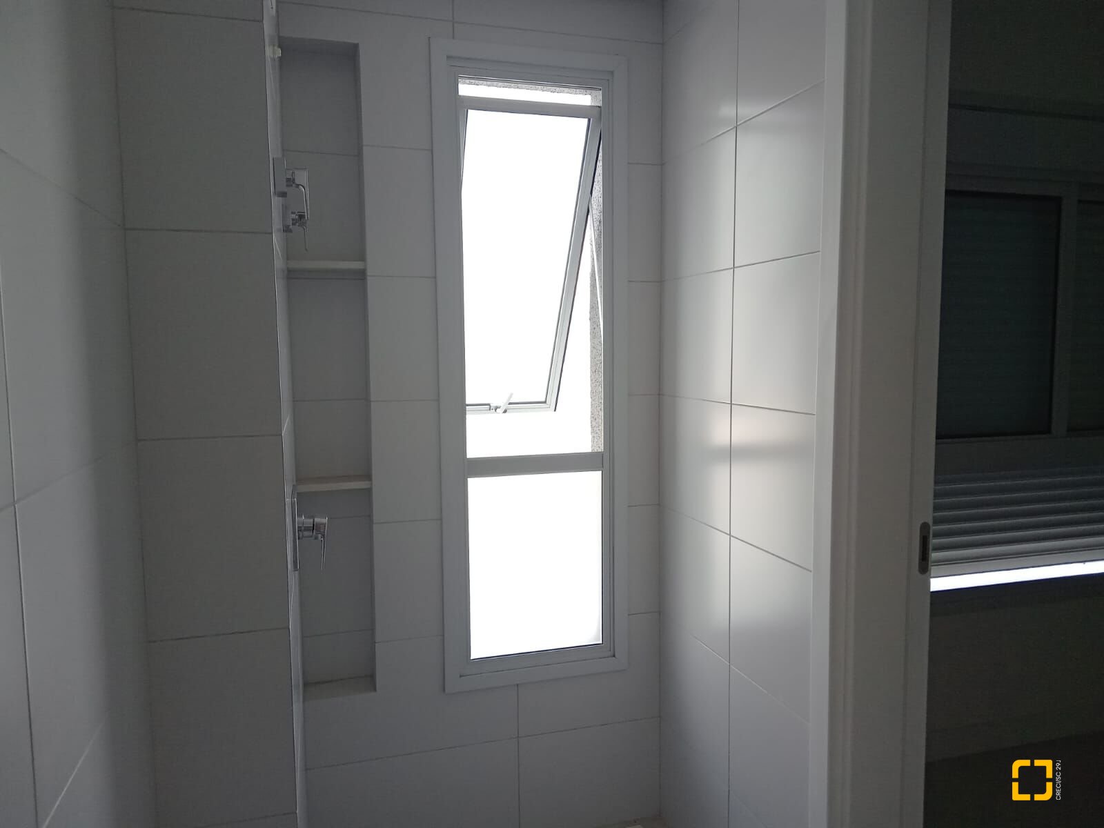 Apartamento com 104m², 6 quartos (sendo 3 suítes), 1 garagem, no bairro Jurerê em Florianópolis