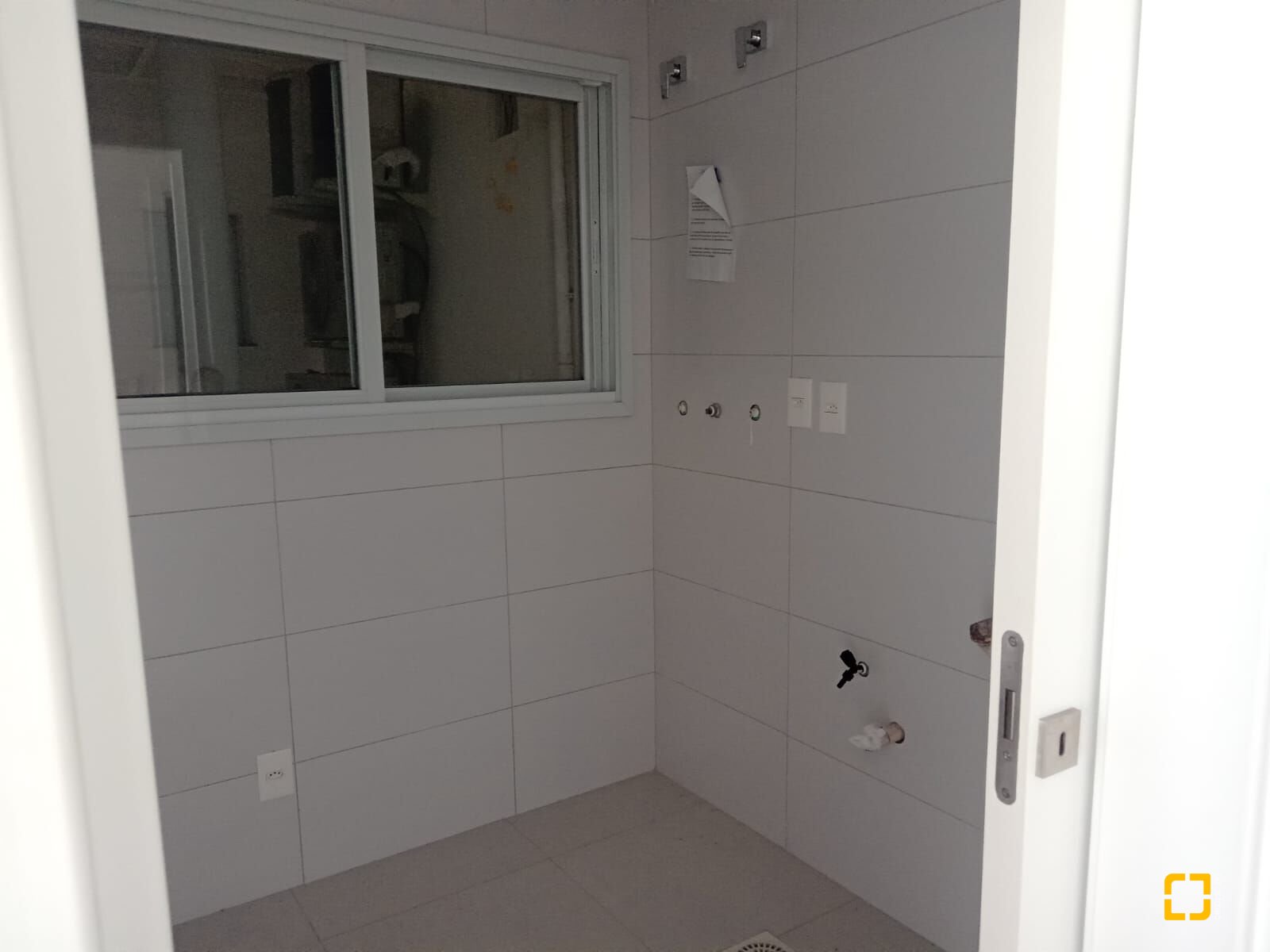 Apartamento com 104m², 6 quartos (sendo 3 suítes), 1 garagem, no bairro Jurerê em Florianópolis