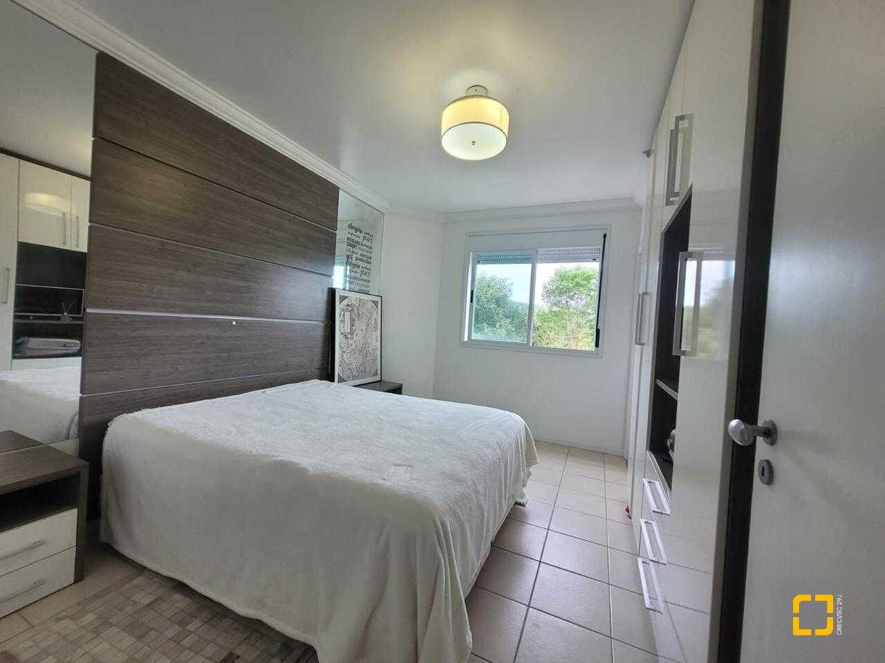 Apartamento com 124m², 6 quartos (sendo 3 suítes), 2 garagens, no bairro Jurerê Internacional em Florianópolis