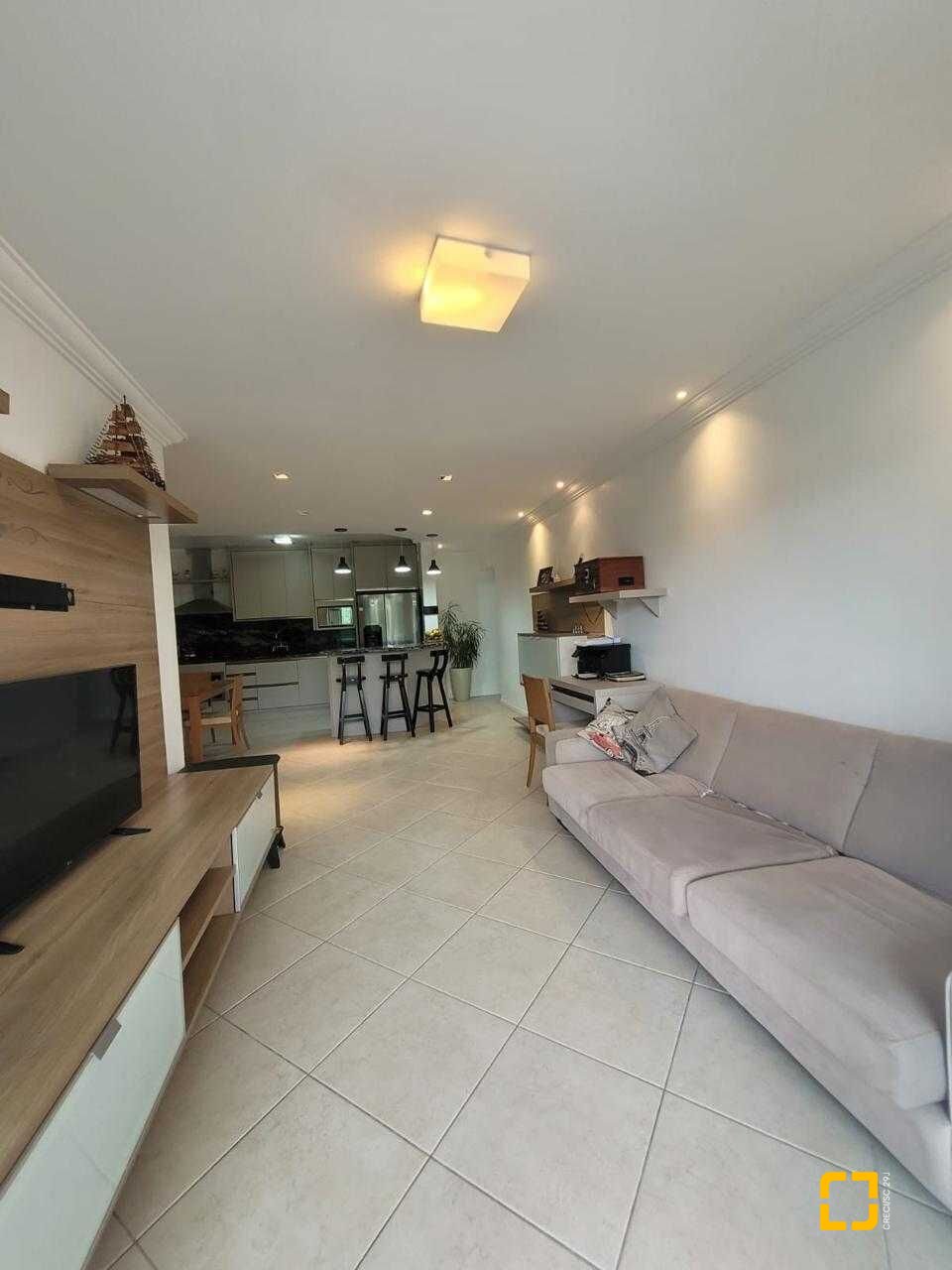 Apartamento com 124m², 6 quartos (sendo 3 suítes), 2 garagens, no bairro Jurerê Internacional em Florianópolis