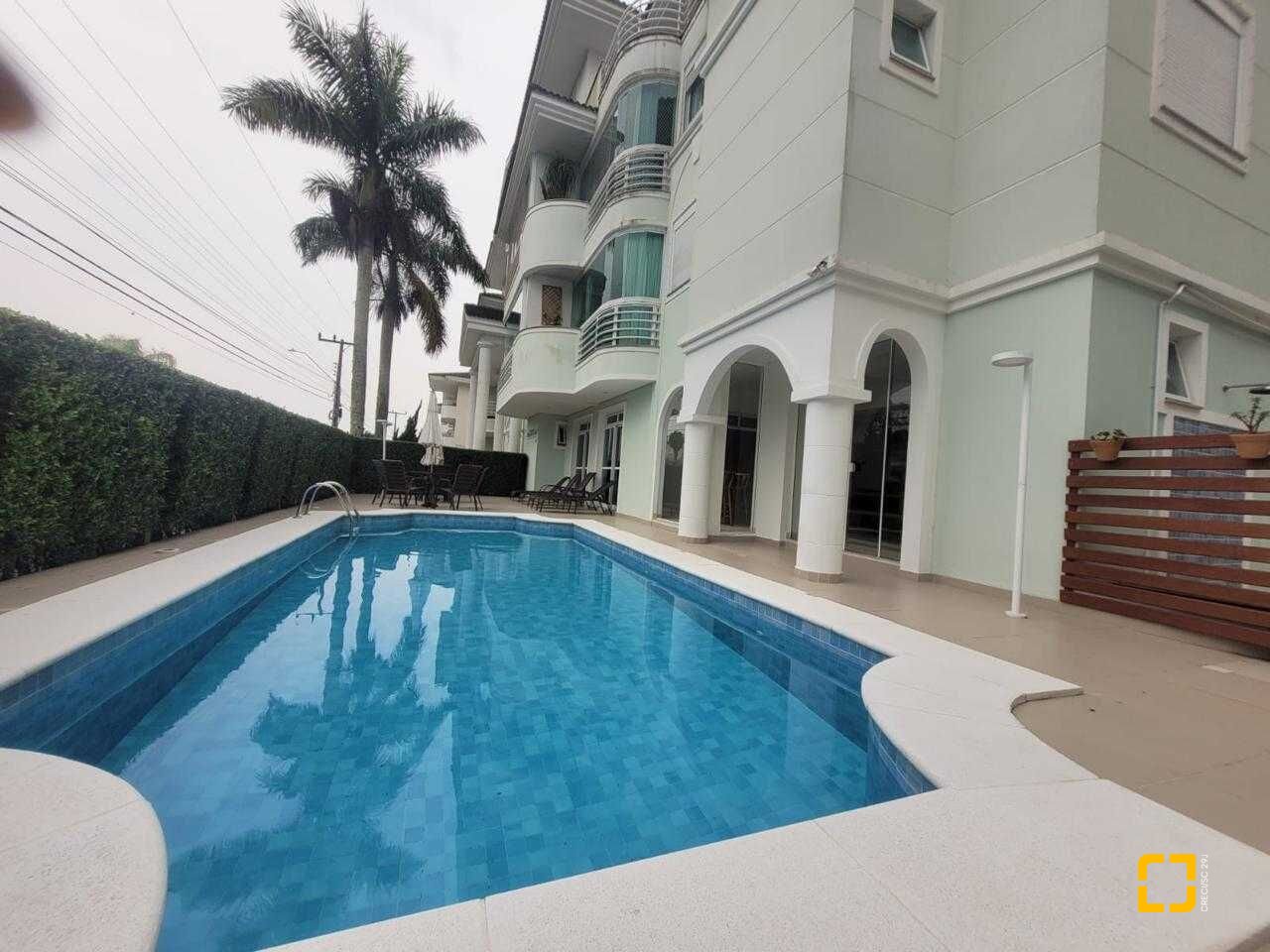 Apartamento com 124m², 6 quartos (sendo 3 suítes), 2 garagens, no bairro Jurerê Internacional em Florianópolis
