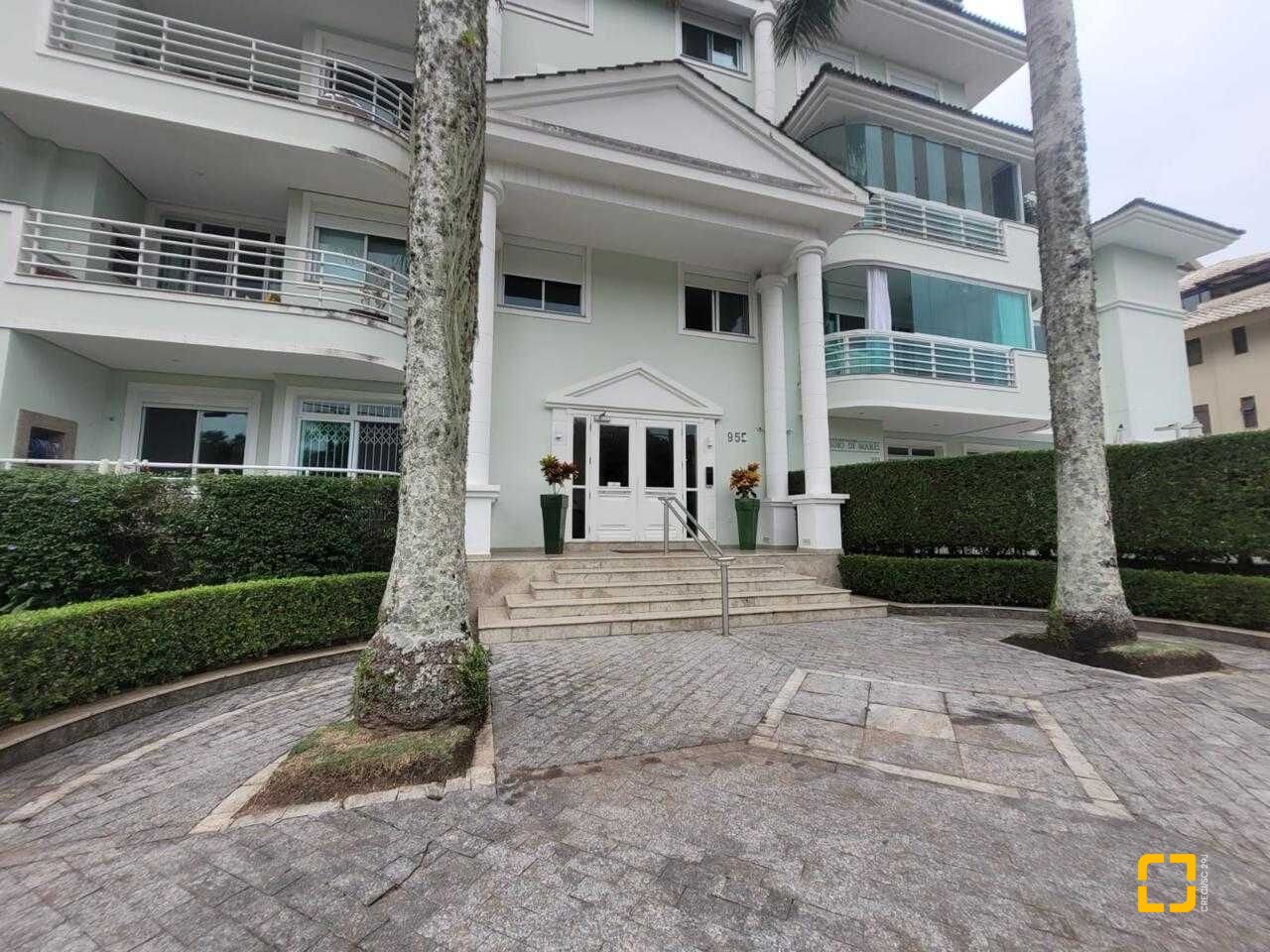 Apartamento com 124m², 6 quartos (sendo 3 suítes), 2 garagens, no bairro Jurerê Internacional em Florianópolis