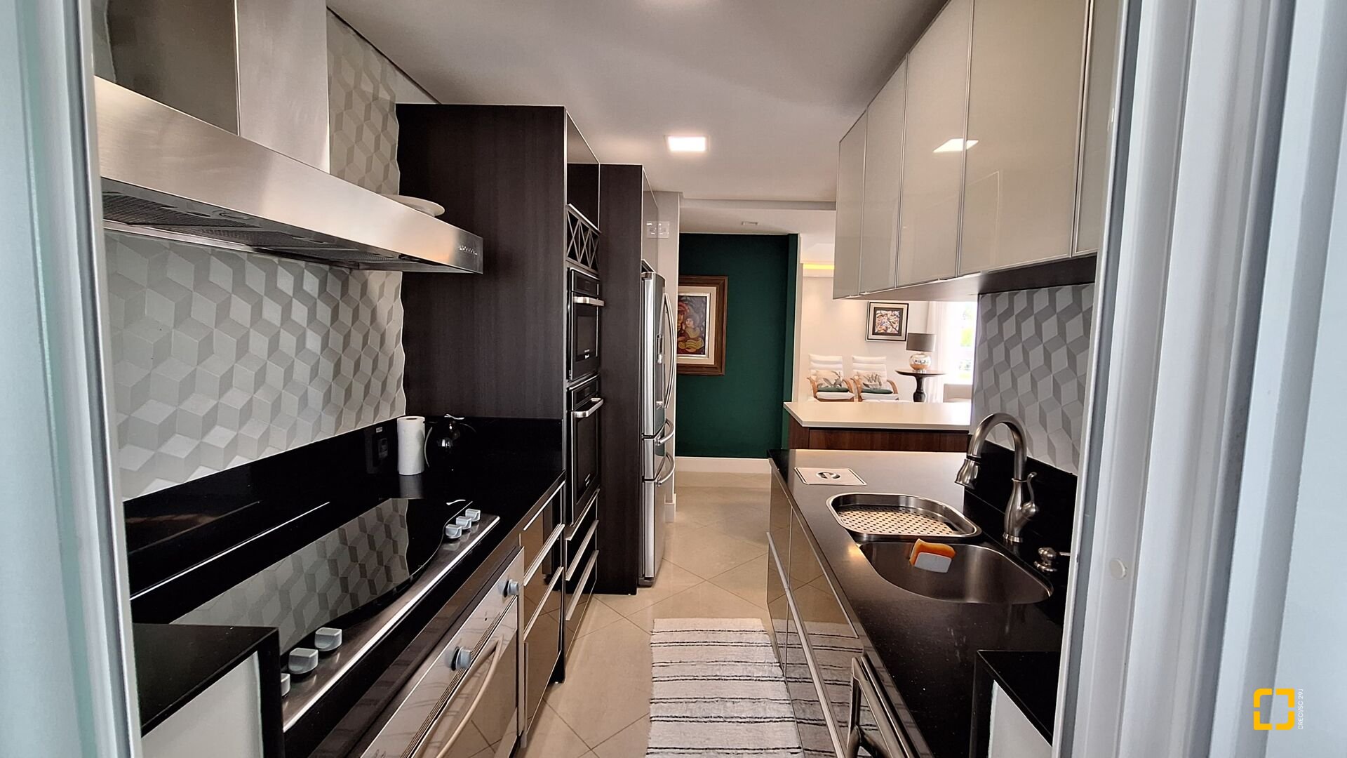 Apartamento com 176m², 8 quartos (sendo 4 suítes), 3 garagens, no bairro Jurerê Internacional em Florianópolis