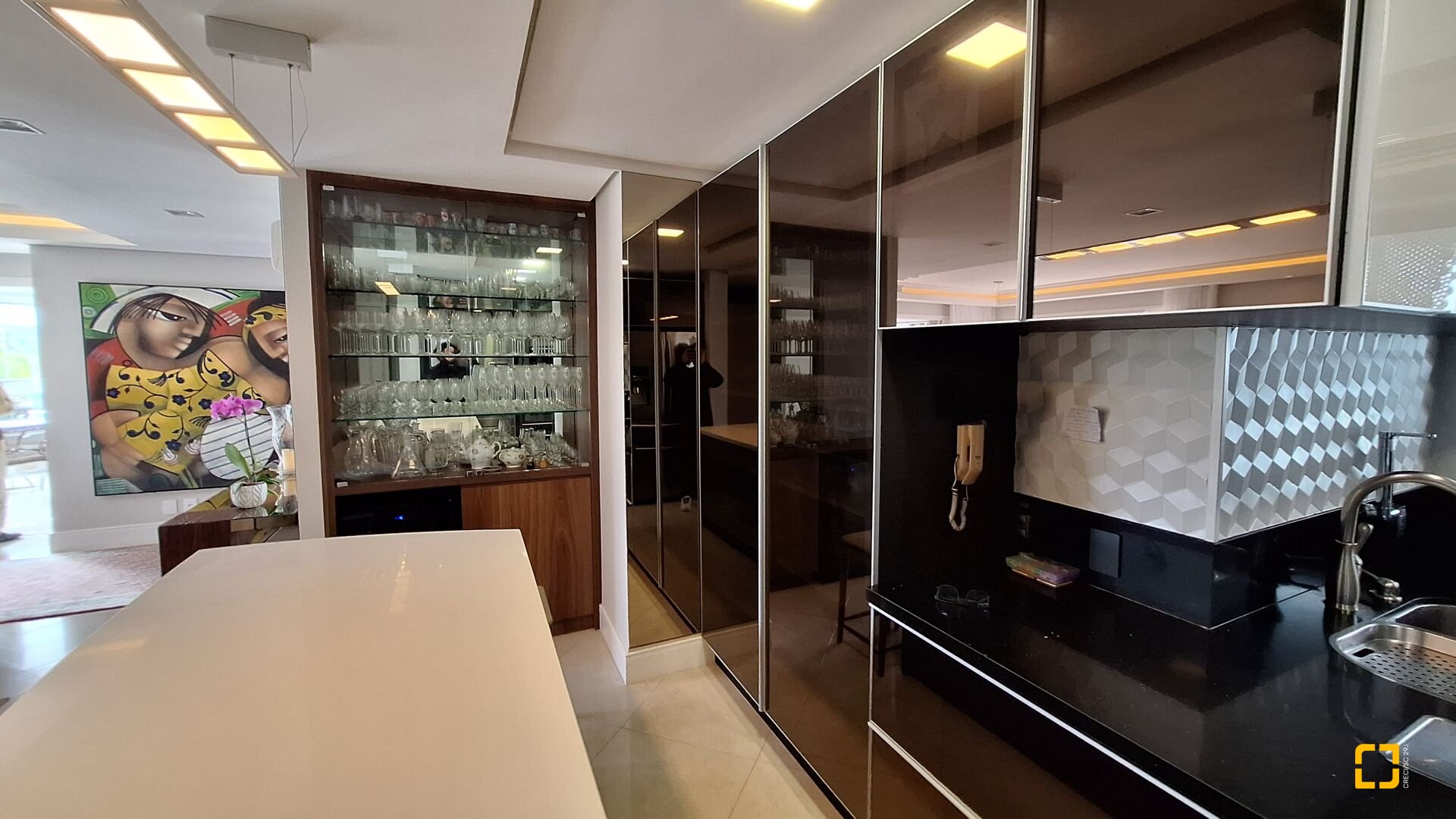 Apartamento com 176m², 8 quartos (sendo 4 suítes), 3 garagens, no bairro Jurerê Internacional em Florianópolis