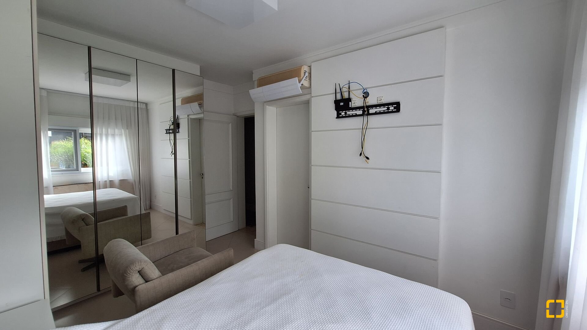Apartamento com 176m², 8 quartos (sendo 4 suítes), 3 garagens, no bairro Jurerê Internacional em Florianópolis