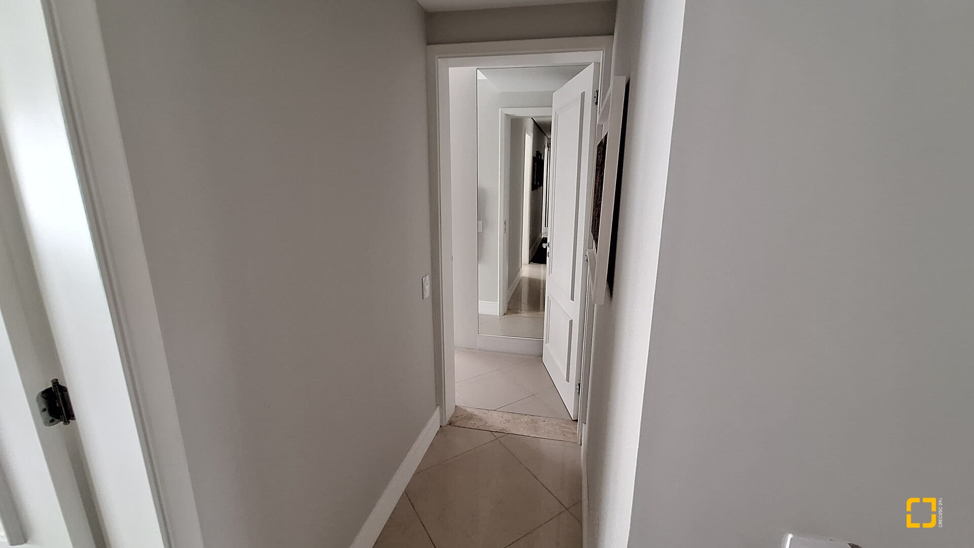 Apartamento com 176m², 8 quartos (sendo 4 suítes), 3 garagens, no bairro Jurerê Internacional em Florianópolis