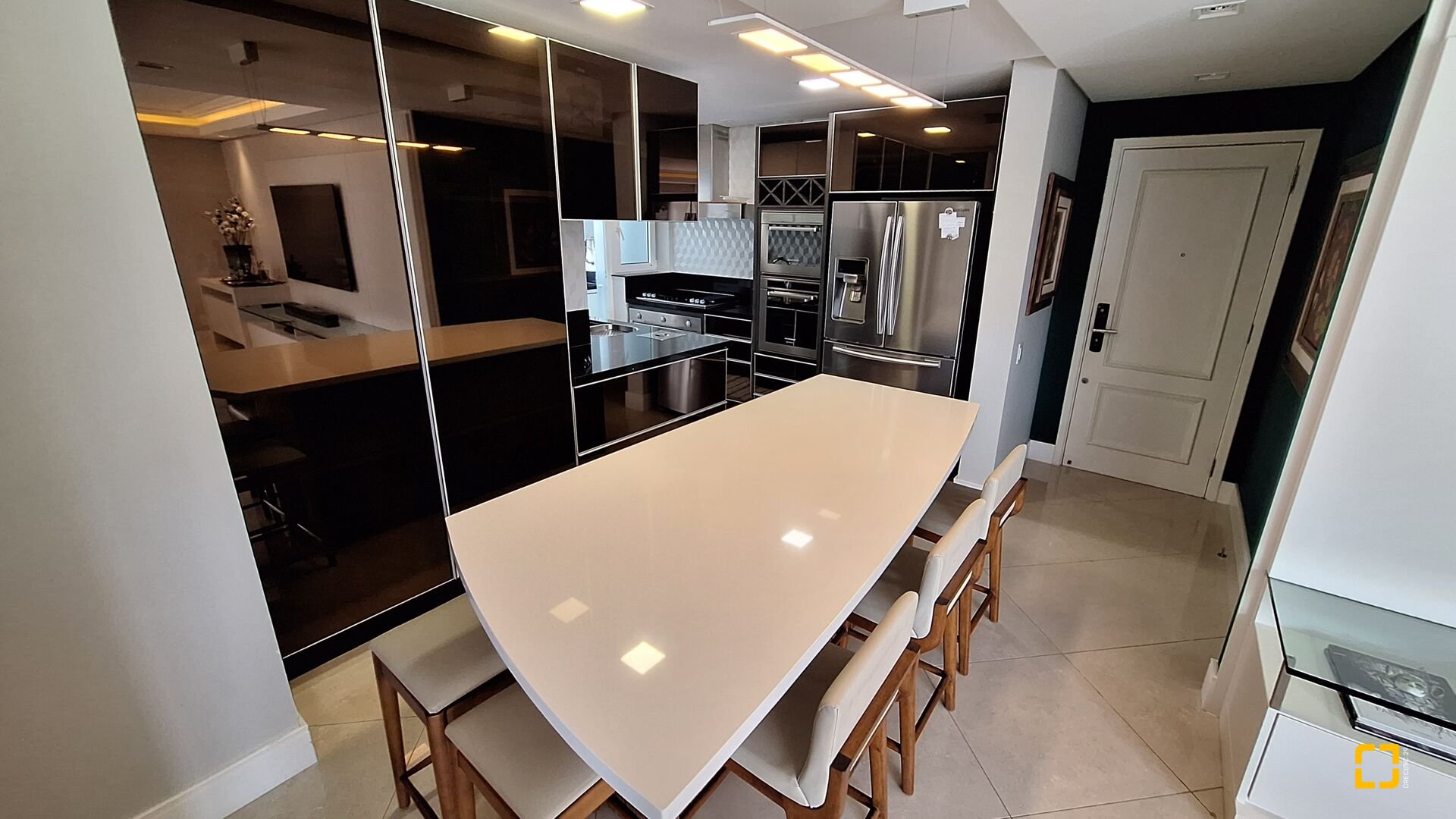 Apartamento com 176m², 8 quartos (sendo 4 suítes), 3 garagens, no bairro Jurerê Internacional em Florianópolis