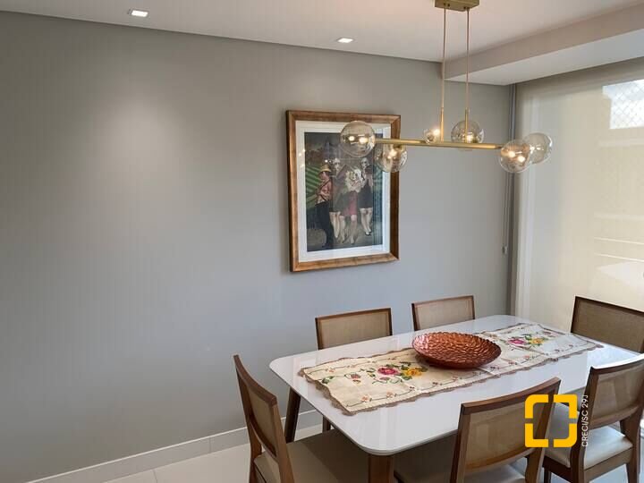 Apartamento com 125m², 5 quartos (sendo 2 suítes), 2 garagens, no bairro Jurerê Internacional em Florianópolis