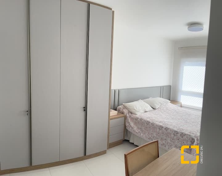 Apartamento com 125m², 5 quartos (sendo 2 suítes), 2 garagens, no bairro Jurerê Internacional em Florianópolis