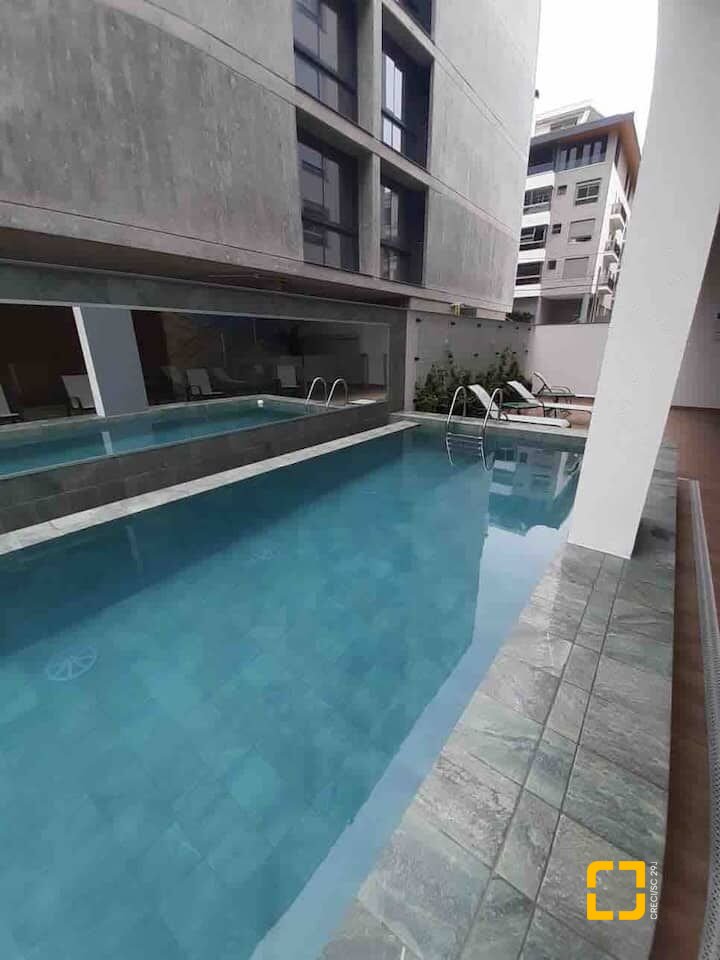 Apartamento com 125m², 5 quartos (sendo 2 suítes), 2 garagens, no bairro Jurerê Internacional em Florianópolis