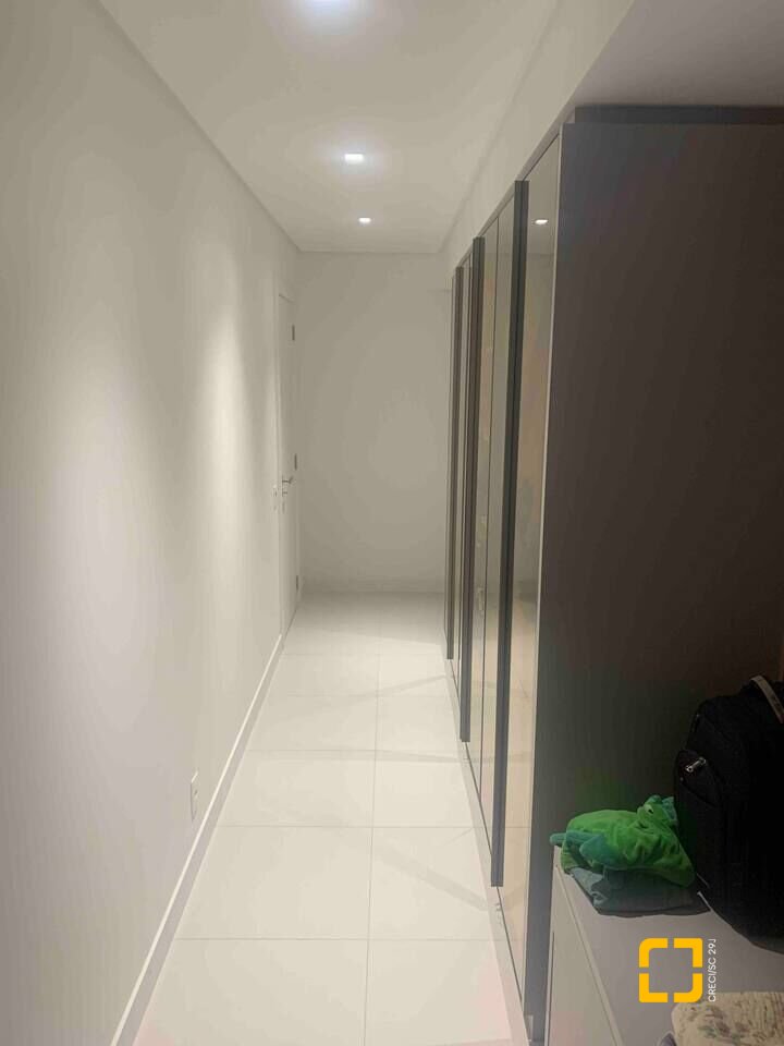 Apartamento com 125m², 5 quartos (sendo 2 suítes), 2 garagens, no bairro Jurerê Internacional em Florianópolis