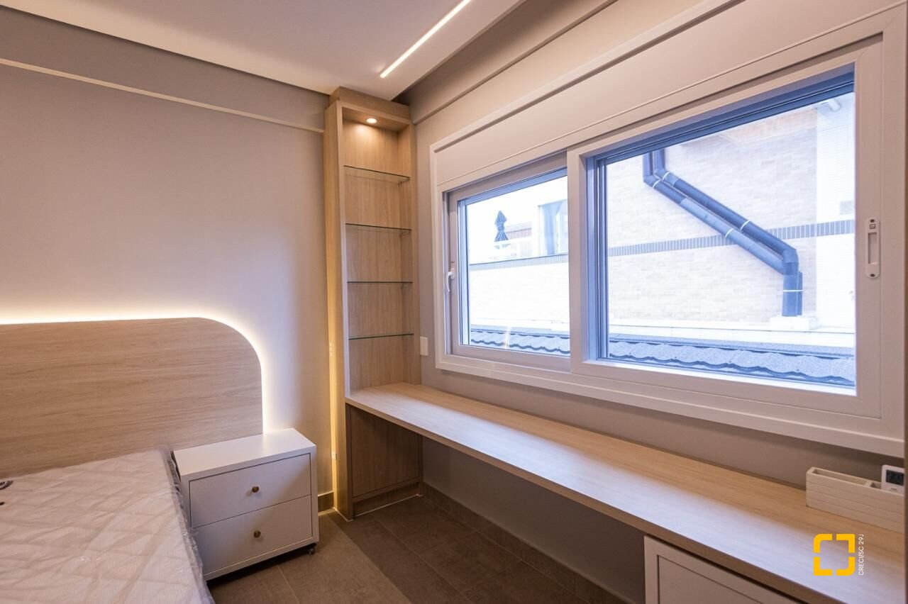 Apartamento com 128m², 6 quartos (sendo 3 suítes), 2 garagens, no bairro Cachoeira do Bom Jesus em Florianópolis