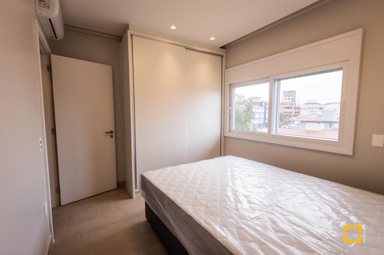 Apartamento com 128m², 6 quartos (sendo 3 suítes), 2 garagens, no bairro Cachoeira do Bom Jesus em Florianópolis