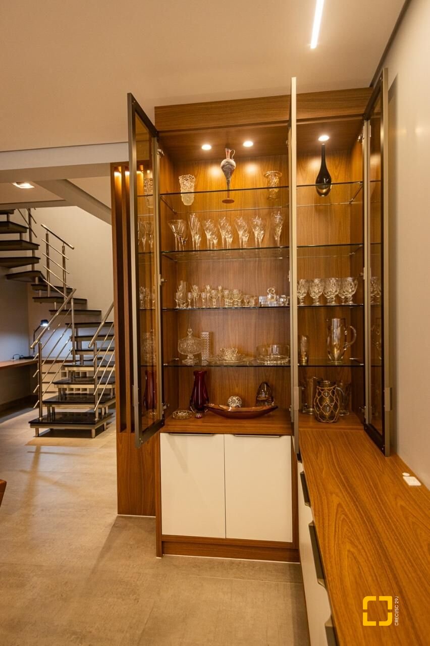 Apartamento com 128m², 3 quartos (sendo 3 suítes), 2 garagens, no bairro Cachoeira do Bom Jesus em Florianópolis
