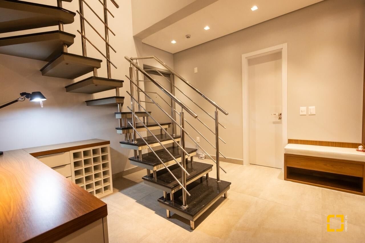 Apartamento com 128m², 3 quartos (sendo 3 suítes), 2 garagens, no bairro Cachoeira do Bom Jesus em Florianópolis