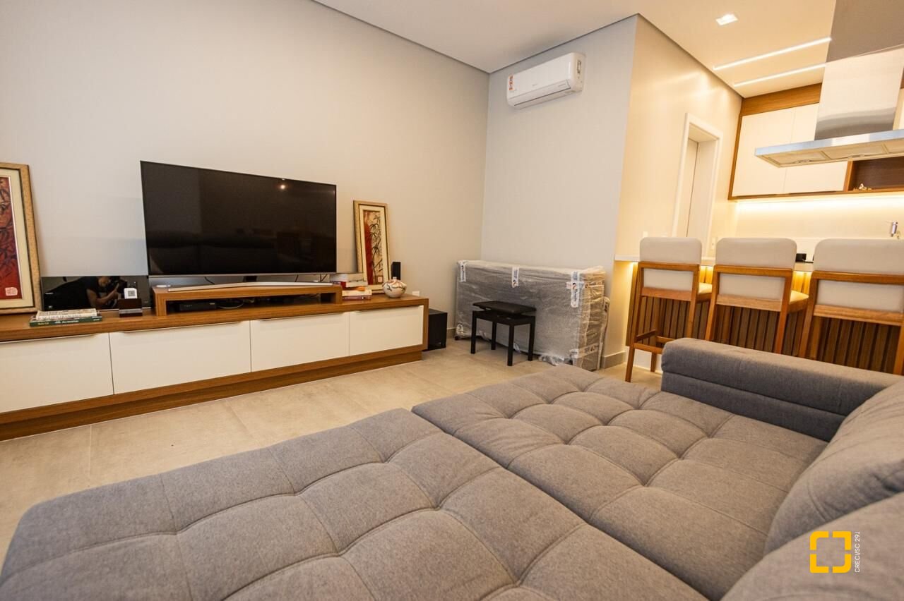 Apartamento com 128m², 3 quartos (sendo 3 suítes), 2 garagens, no bairro Cachoeira do Bom Jesus em Florianópolis
