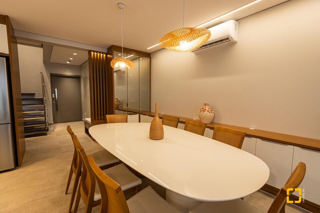 Apartamento com 128m², 3 quartos (sendo 3 suítes), 2 garagens, no bairro Cachoeira do Bom Jesus em Florianópolis