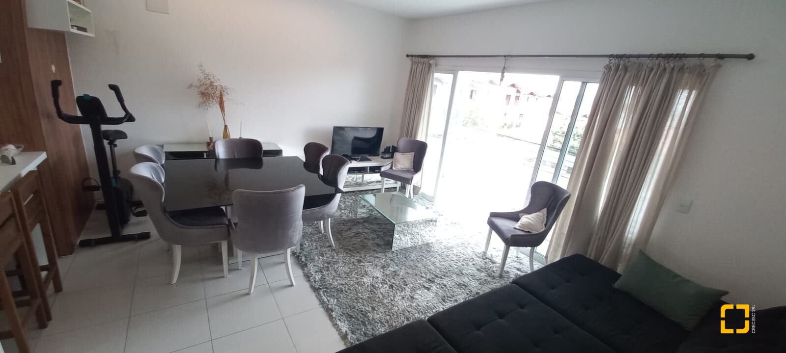 Apartamento com 105m², 3 quartos (sendo 1 suíte), 2 garagens, no bairro Canajurê em Florianópolis