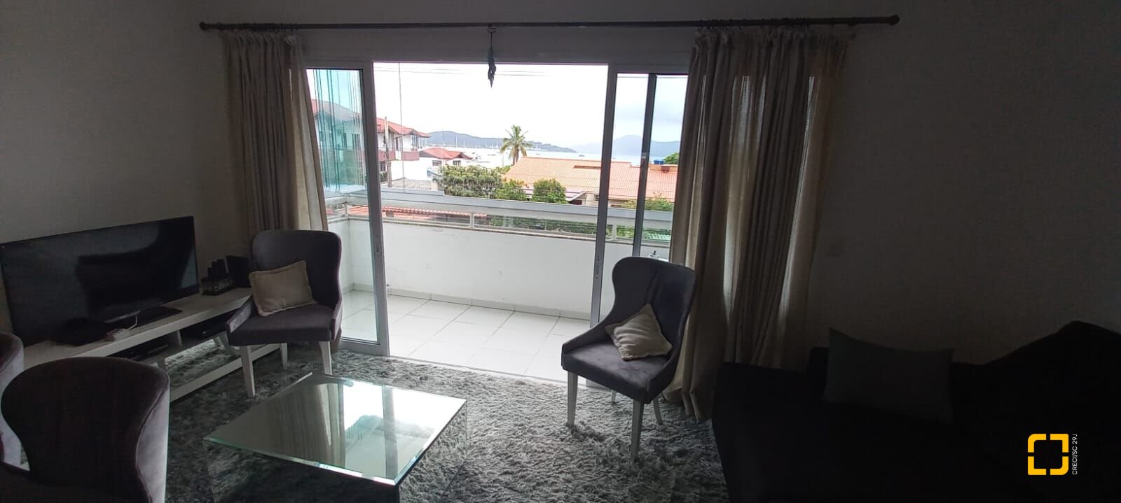 Apartamento com 105m², 3 quartos (sendo 1 suíte), 2 garagens, no bairro Canajurê em Florianópolis
