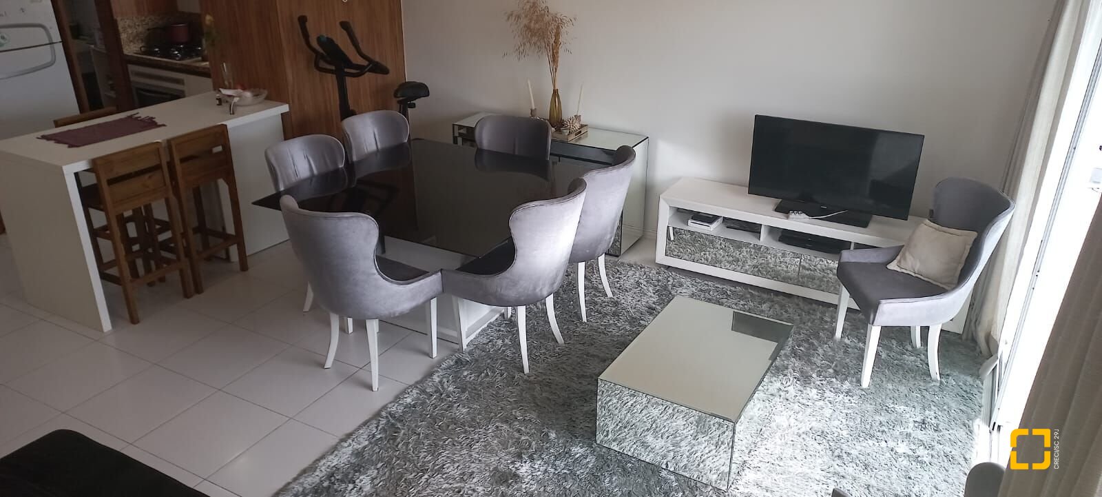 Apartamento com 105m², 3 quartos (sendo 1 suíte), 2 garagens, no bairro Canajurê em Florianópolis