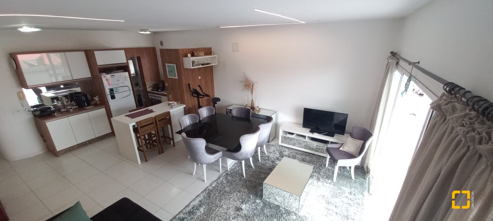 Apartamento com 105m², 3 quartos (sendo 1 suíte), 2 garagens, no bairro Canajurê em Florianópolis