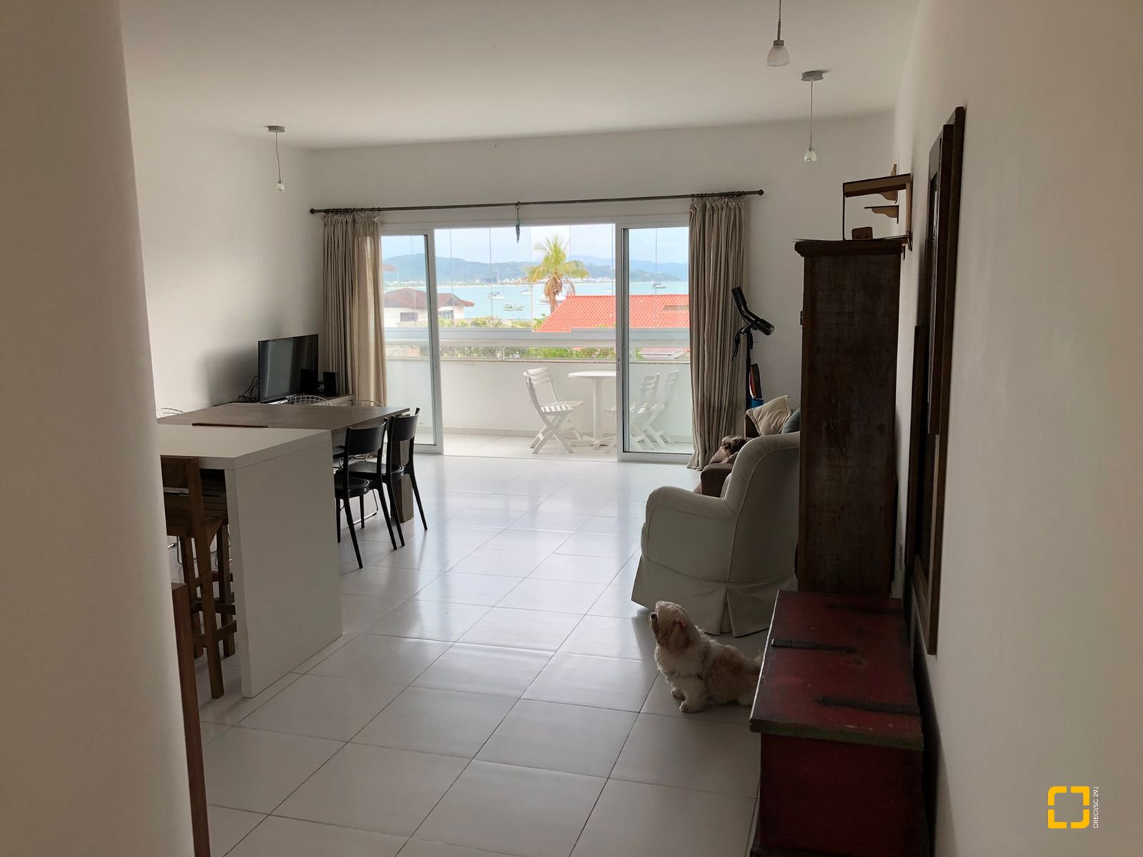 Apartamento com 105m², 3 quartos (sendo 1 suíte), 2 garagens, no bairro Canajurê em Florianópolis