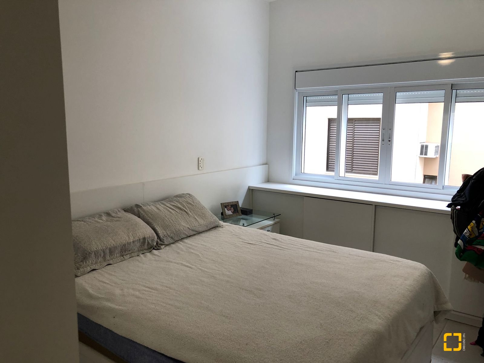 Apartamento com 105m², 3 quartos (sendo 1 suíte), 2 garagens, no bairro Canajurê em Florianópolis