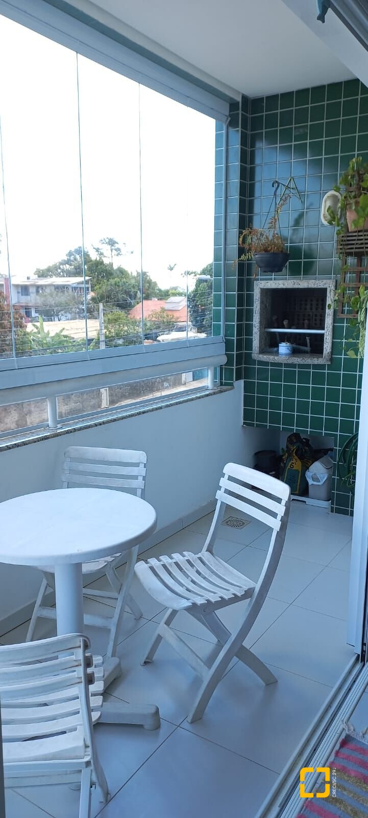 Apartamento com 105m², 3 quartos (sendo 1 suíte), 2 garagens, no bairro Canajurê em Florianópolis